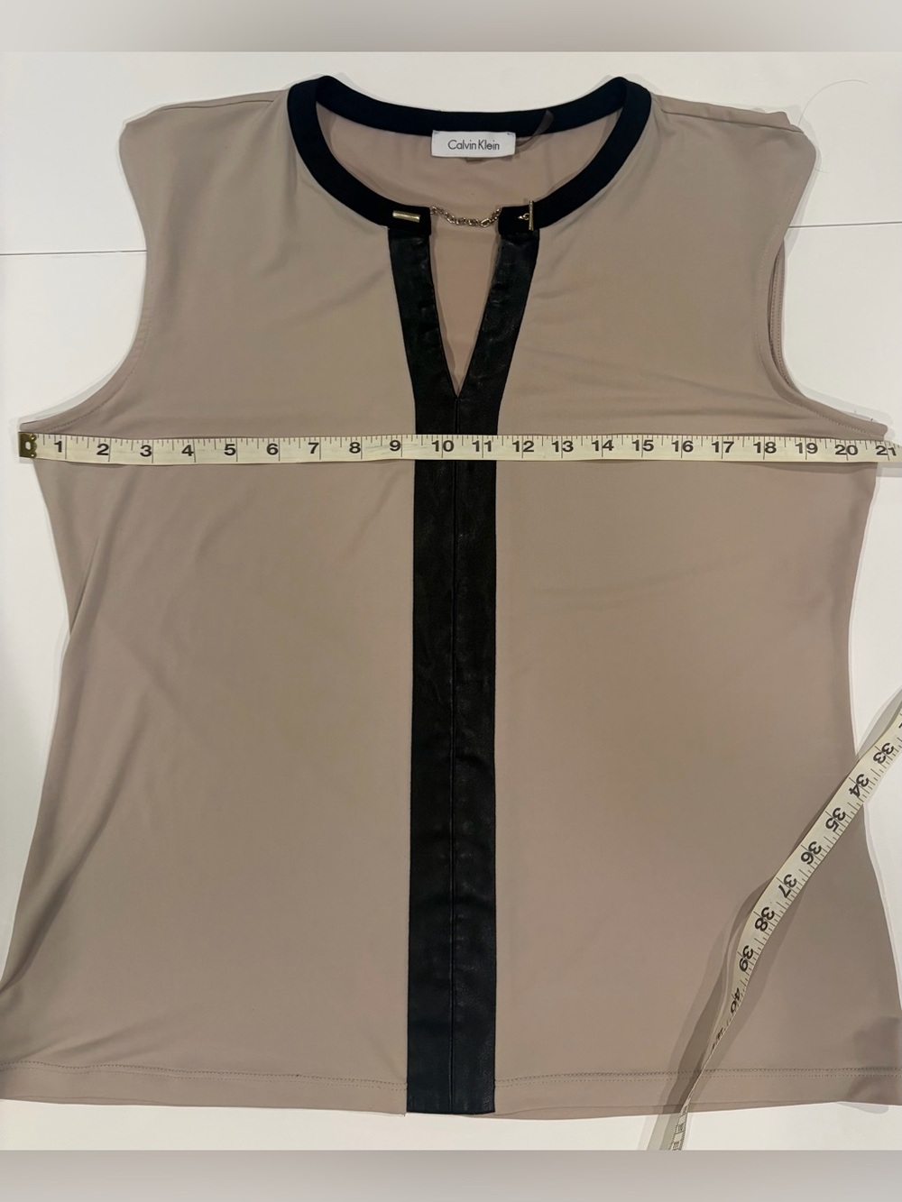 Calvin Klein Taupe Sleeveless Top with Black Trim and Placket - Sz Large - Picture 4 of 7